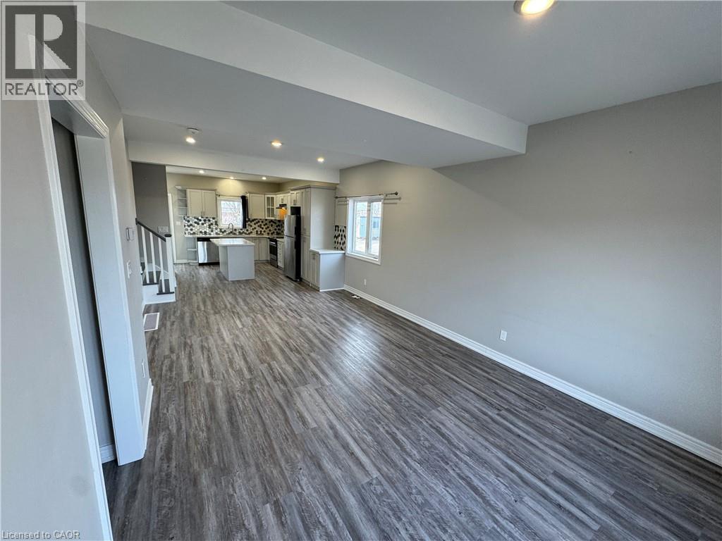 8196 Mcleod Road Unit# 1 Upper, Niagara Falls, Ontario  L2H 3T6 - Photo 3 - 40846138
