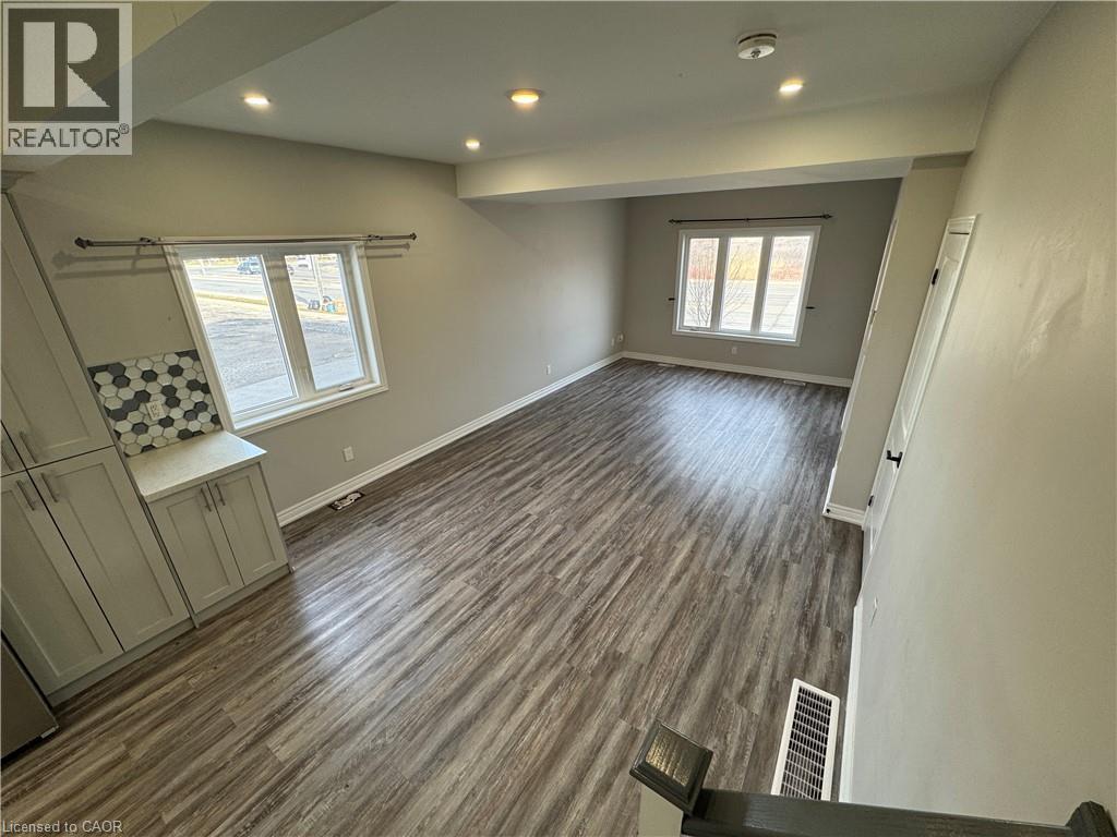 8196 Mcleod Road Unit# 1 Upper, Niagara Falls, Ontario  L2H 3T6 - Photo 11 - 40846138