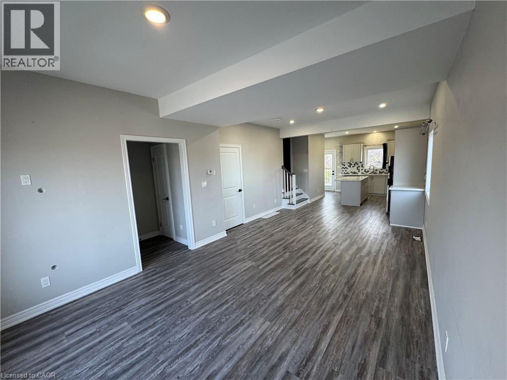 8196 Mcleod Road Unit# 1 Upper, Niagara Falls, Ontario  L2H 3T6 - Photo 4 - 40846138