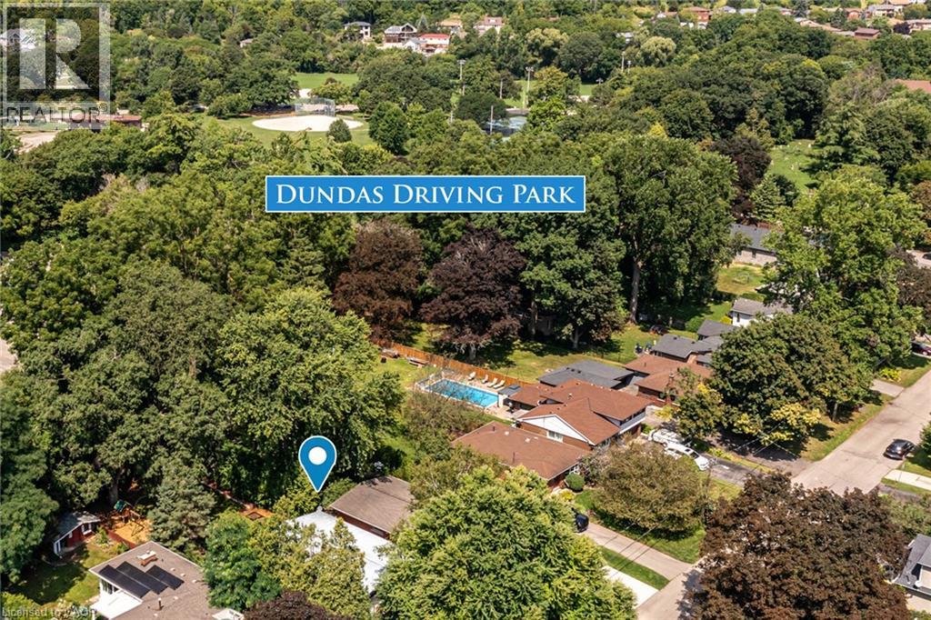 28 Helen Street, Dundas, Ontario  L9H 1N3 - Photo 3 - 40857349