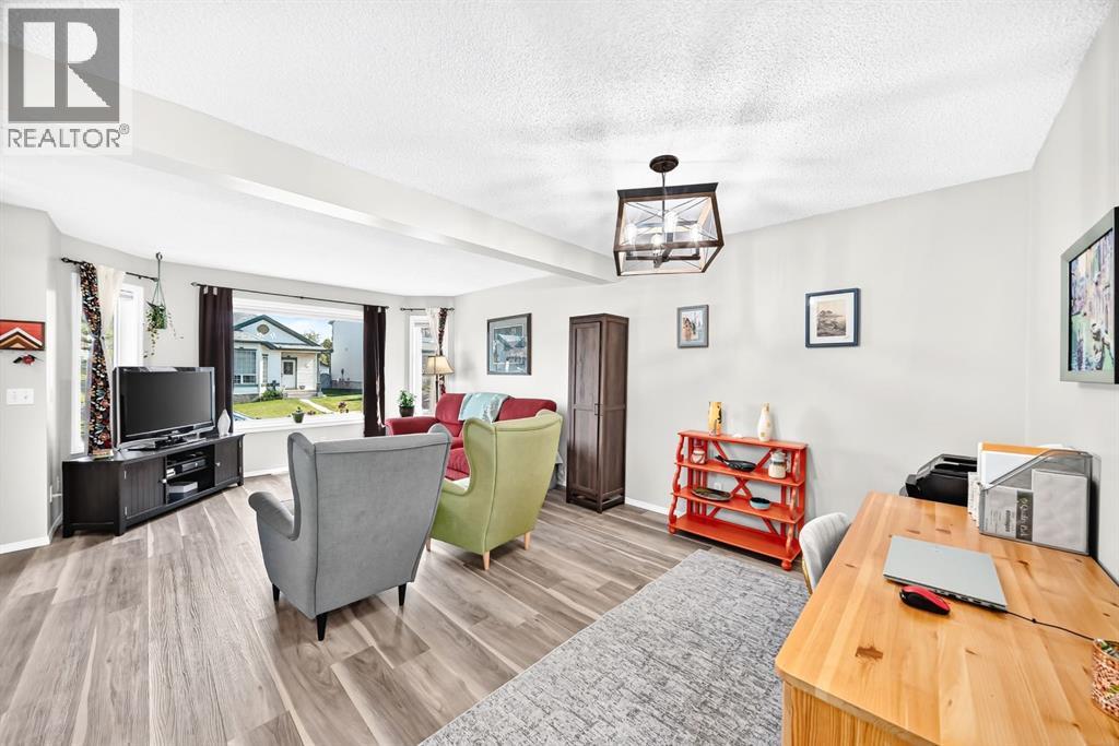 79 Hidden Hills Way Nw, Calgary, Alberta  T3A 5Y3 - Photo 8 - A2338045