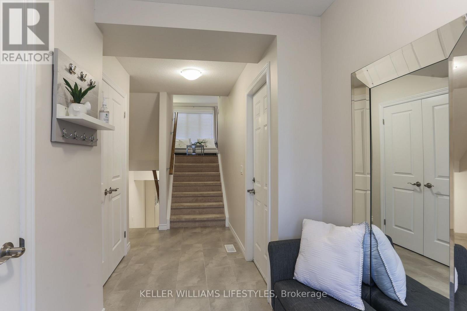 73 - 1061 Eagletrace Drive, London North, Ontario  N6G 0T3 - Photo 5 - X13710596