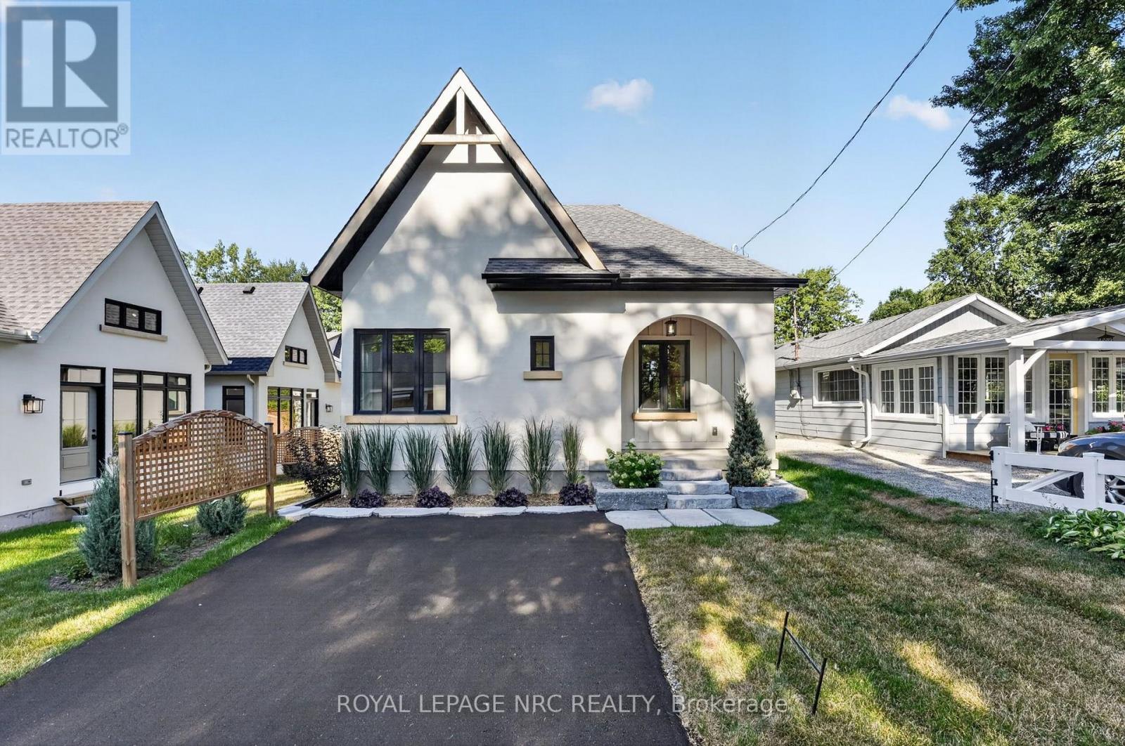 281 ELMWOOD AVENUE, Fort Erie, Ontario
