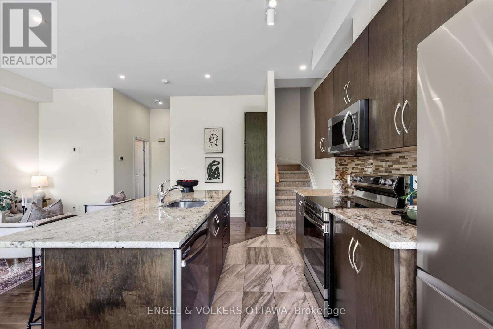 3652 Downpatrick Road, Ottawa, Ontario  K1V 8Y9 - Photo 17 - X13710580