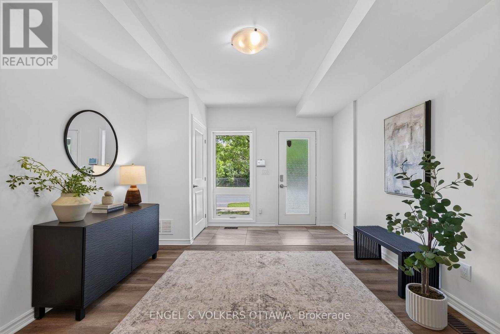 3652 Downpatrick Road, Ottawa, Ontario  K1V 8Y9 - Photo 5 - X13710580