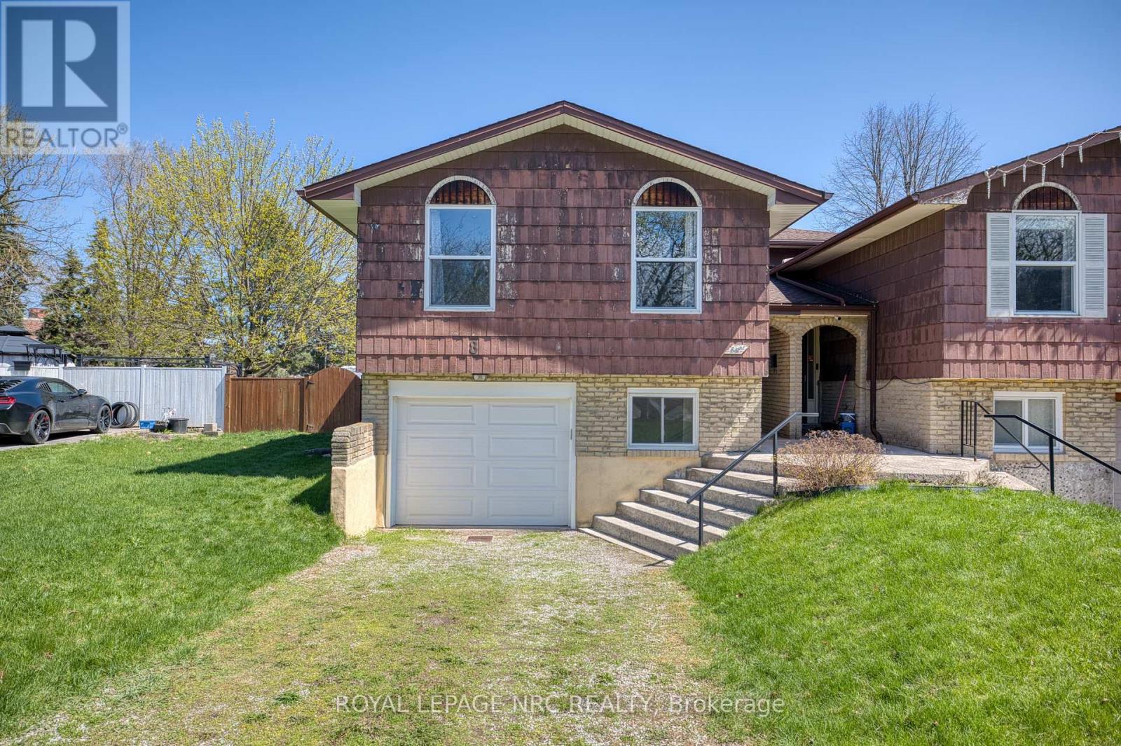 8 KERWIN GATE, St. Catharines, Ontario