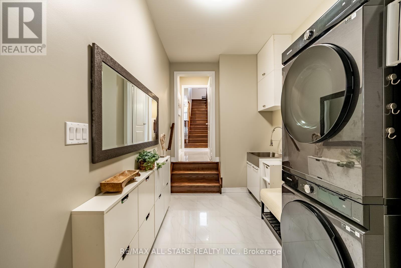 411 Hoover Park Drive, Whitchurch-Stouffville, Ontario  L4A 1P4 - Photo 21 - N13598976