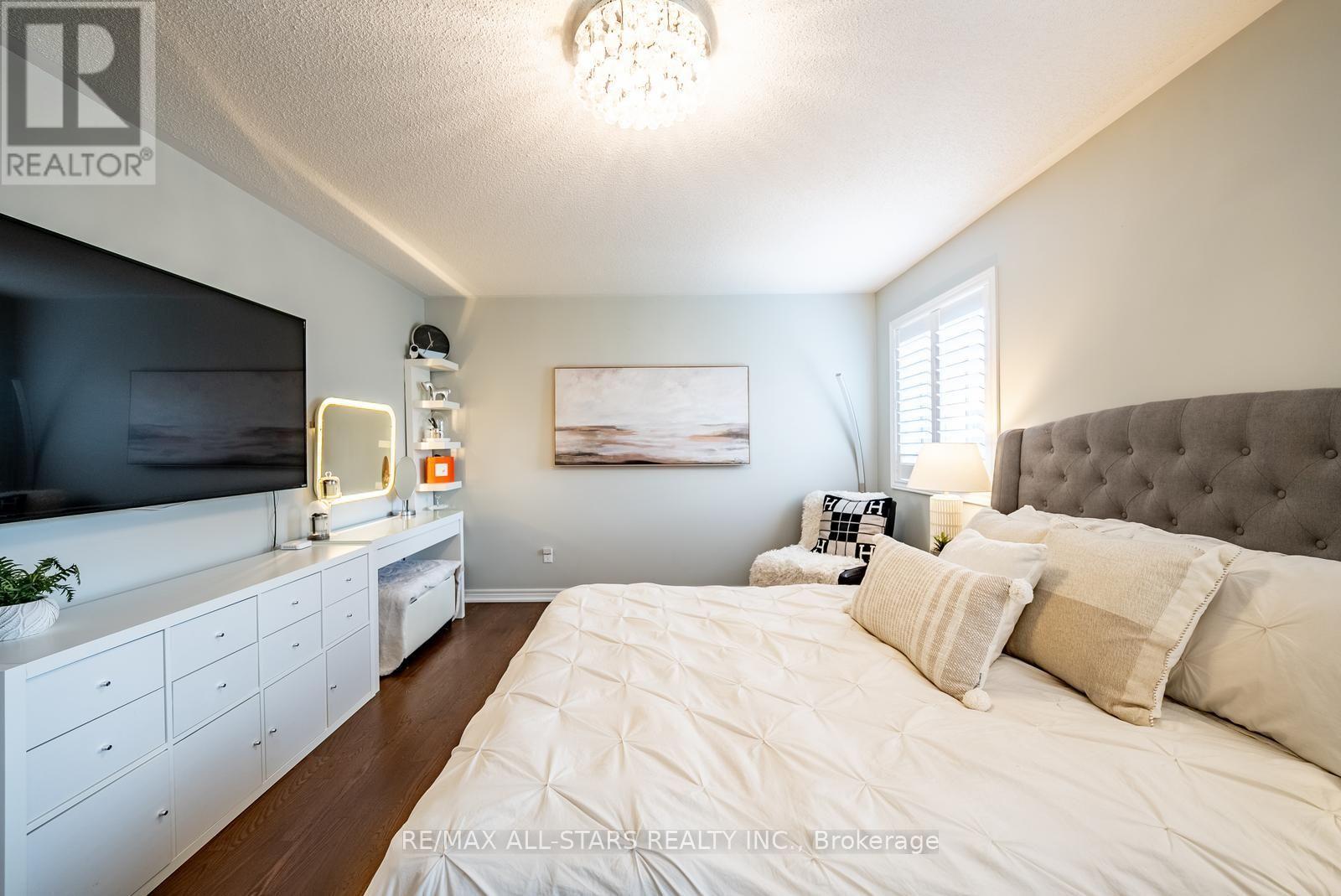 411 Hoover Park Drive, Whitchurch-Stouffville, Ontario  L4A 1P4 - Photo 23 - N13598976