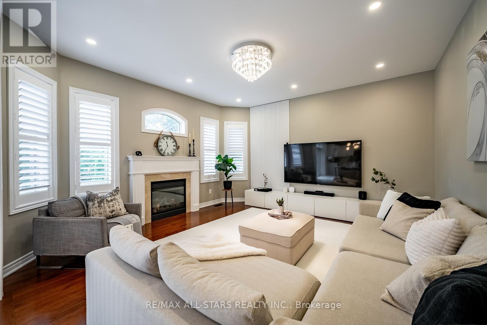 411 Hoover Park Drive, Whitchurch-Stouffville, Ontario  L4A 1P4 - Photo 19 - N13598976
