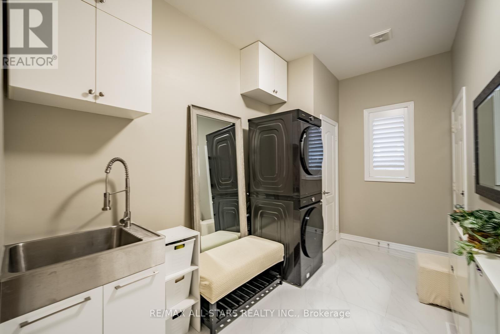 411 Hoover Park Drive, Whitchurch-Stouffville, Ontario  L4A 1P4 - Photo 20 - N13598976