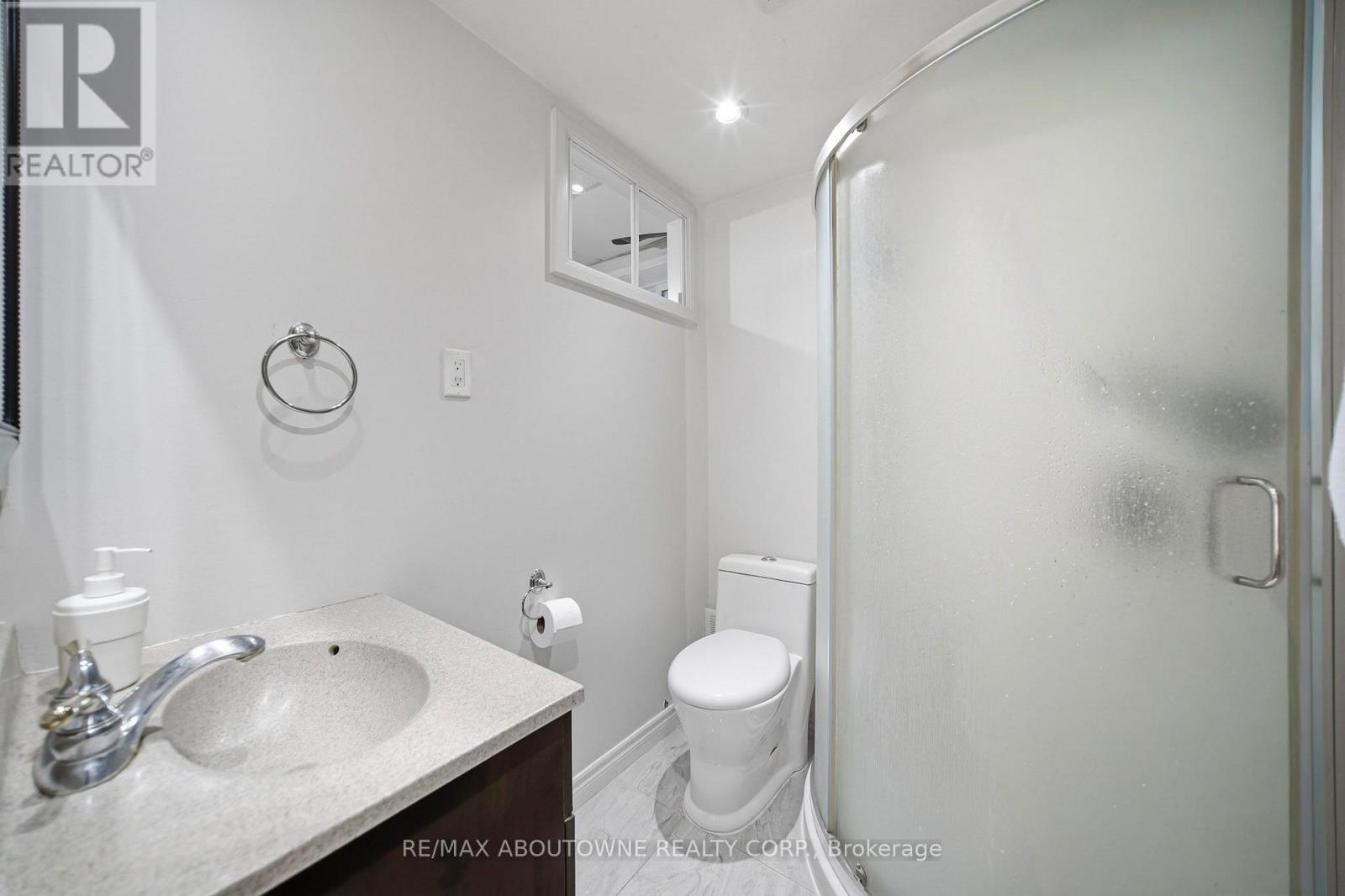 6346 Neuchatel Road, Mississauga, Ontario  L5N 2J8 - Photo 25 - W13633646