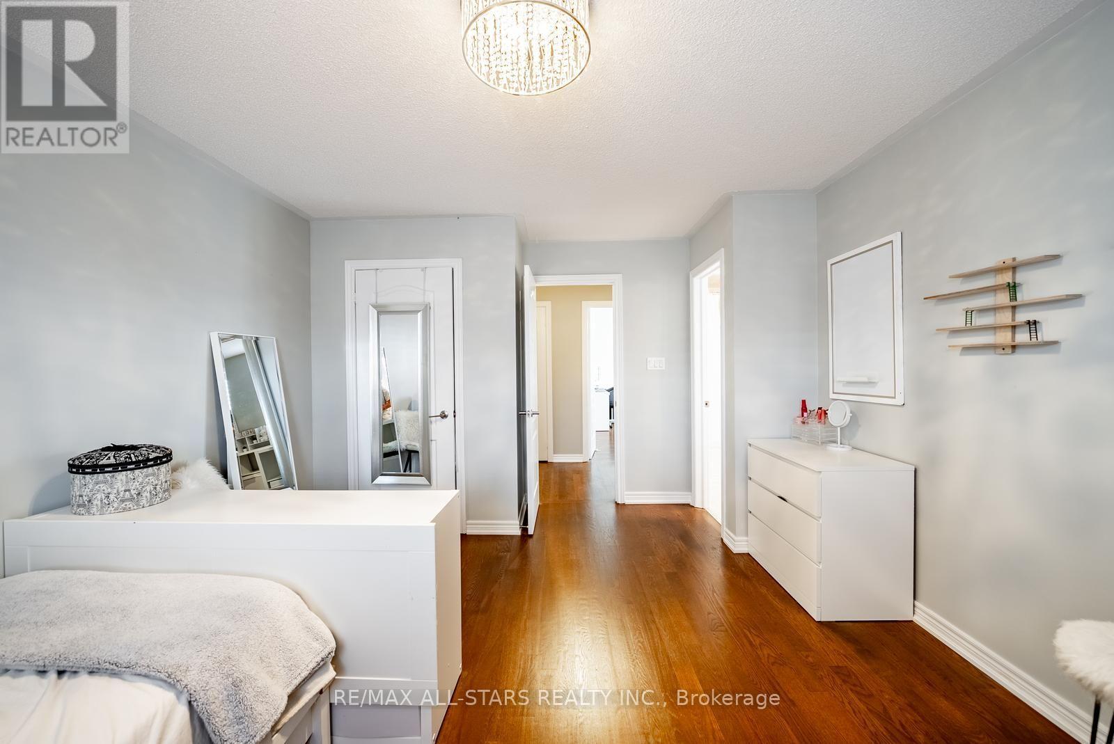 411 Hoover Park Drive, Whitchurch-Stouffville, Ontario  L4A 1P4 - Photo 35 - N13598976