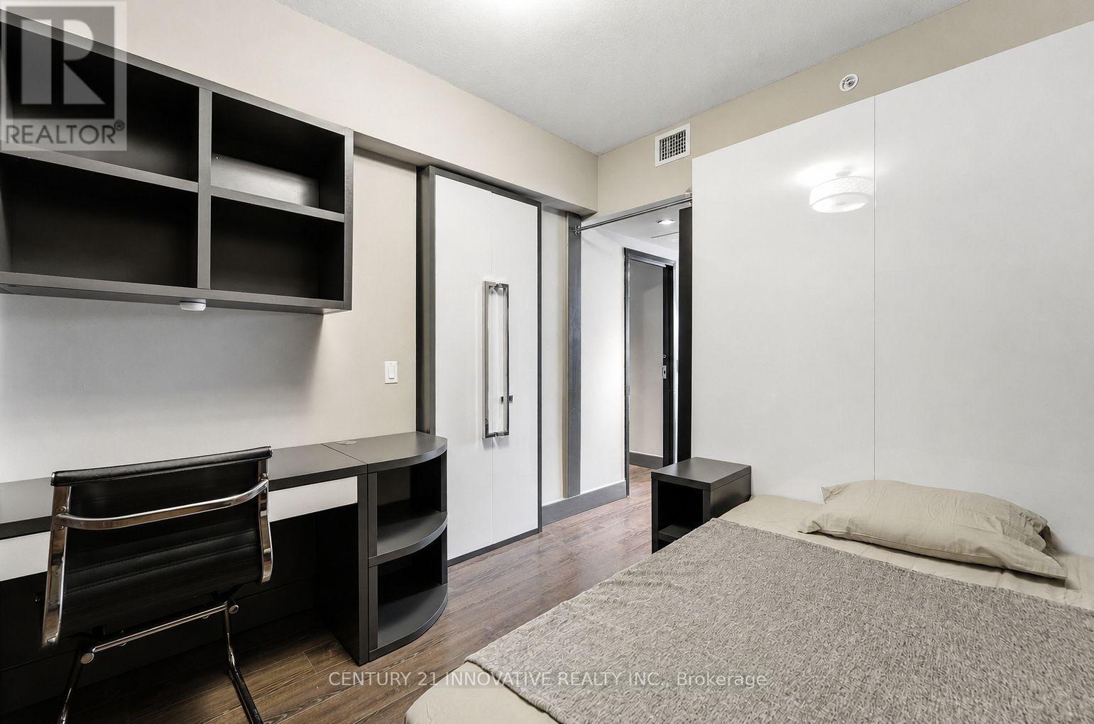 219 - 330 Phillip Street, Waterloo, Ontario  N2L 3W9 - Photo 4 - X13709378