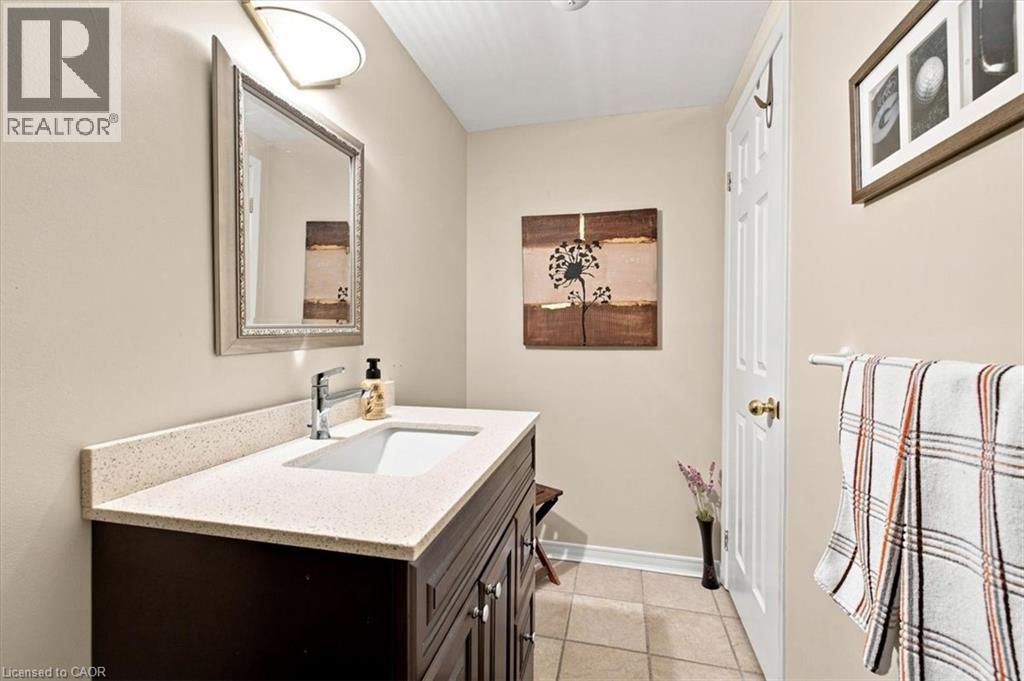 2145 Country Club Drive Unit# 7, Burlington, Ontario  L7M 4E1 - Photo 37 - 40857854