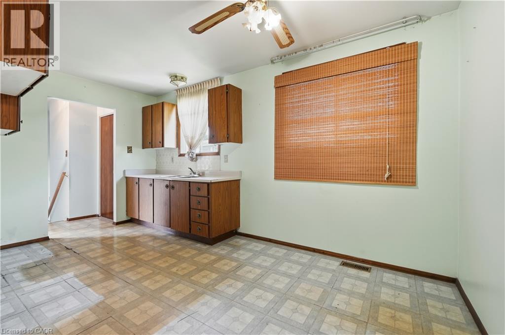 15 Duncairn Court, Hamilton, Ontario  L9C 6G2 - Photo 10 - 40857715