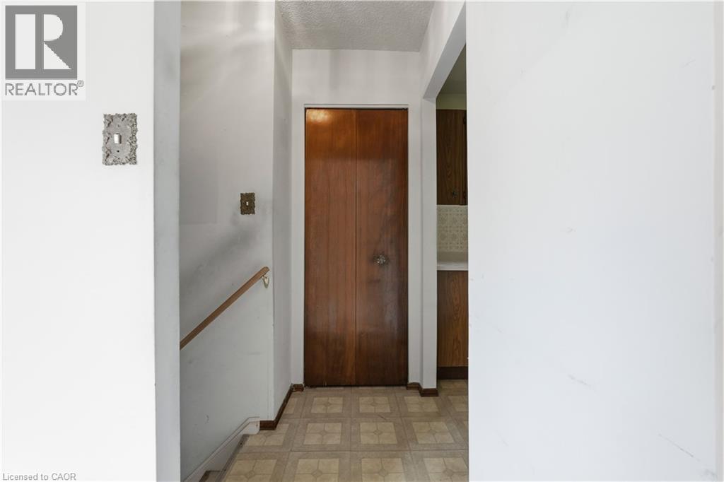 15 Duncairn Court, Hamilton, Ontario  L9C 6G2 - Photo 27 - 40857715