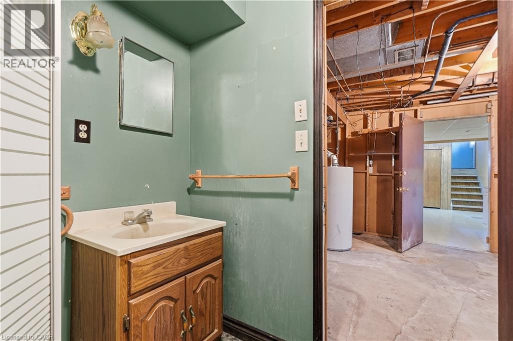 15 Duncairn Court, Hamilton, Ontario  L9C 6G2 - Photo 44 - 40857715