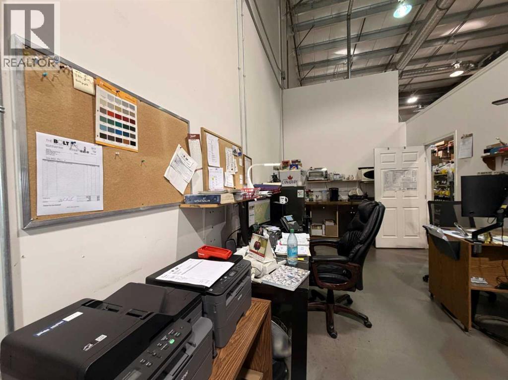 108, 2201 Box Springs Boulevard NW, Medicine Hat, Alberta  T1C 0C8 - Photo 16 - A2339820