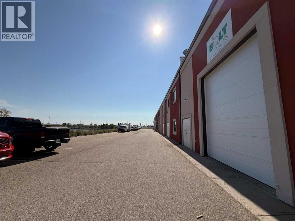108, 2201 Box Springs Boulevard NW, Medicine Hat, Alberta  T1C 0C8 - Photo 37 - A2339820