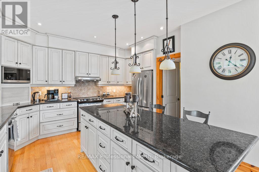 1041 Kingfisher Lane, Minden Hills, Ontario  K0M 2K0 - Photo 7 - X13710642