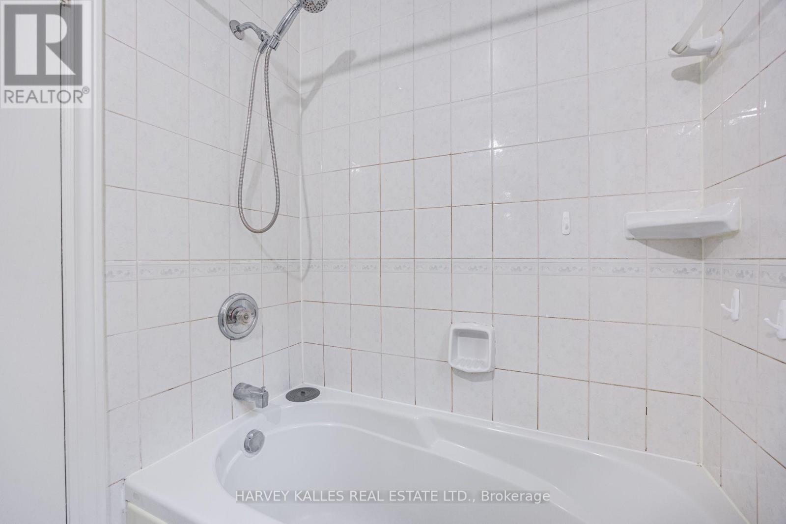 32 Oxton Avenue, Toronto, Ontario M5P 1L9 - Photo 11 - C13710660