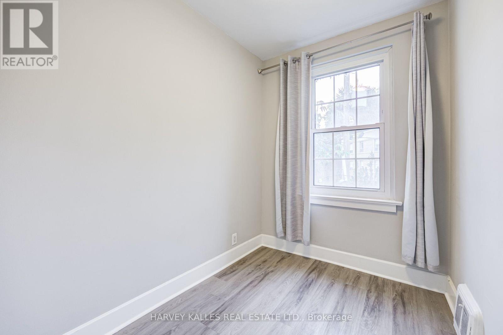 32 Oxton Avenue, Toronto, Ontario M5P 1L9 - Photo 15 - C13710660
