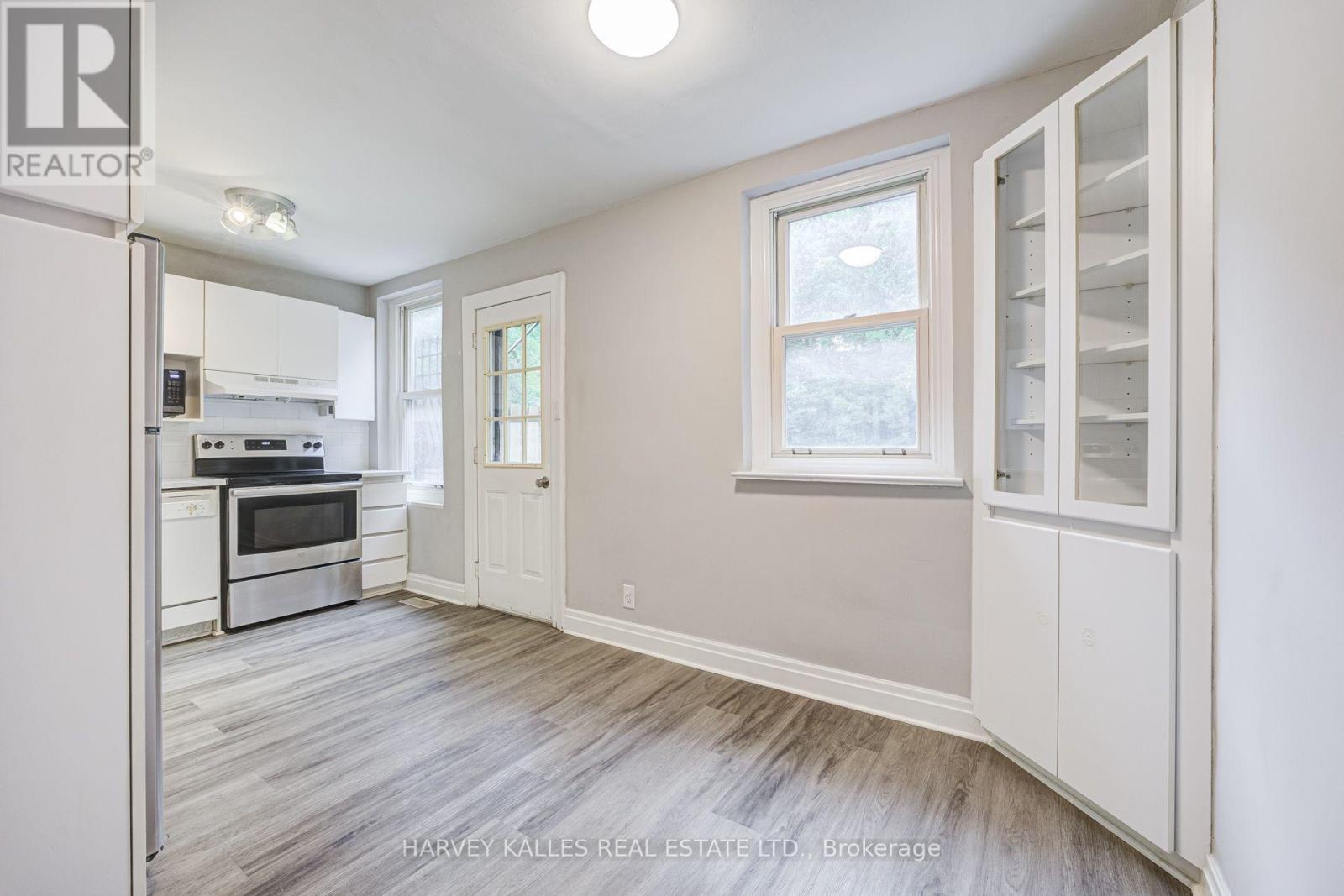 32 Oxton Avenue, Toronto, Ontario M5P 1L9 - Photo 6 - C13710660
