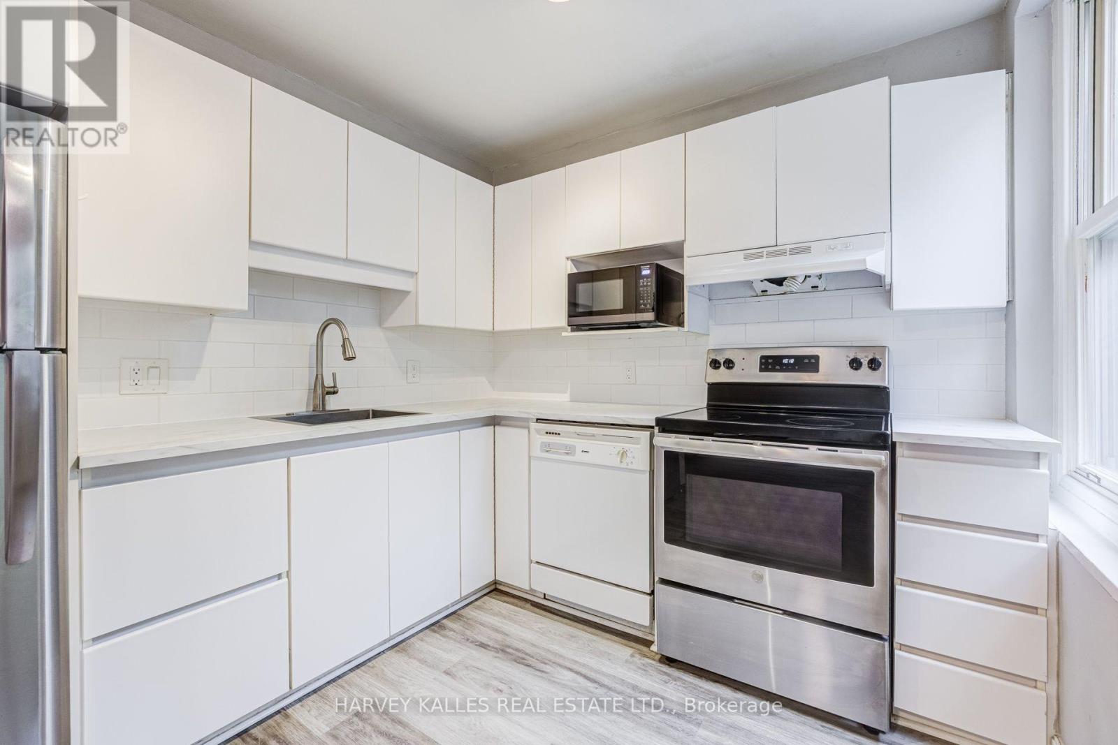 32 Oxton Avenue, Toronto, Ontario M5P 1L9 - Photo 8 - C13710660