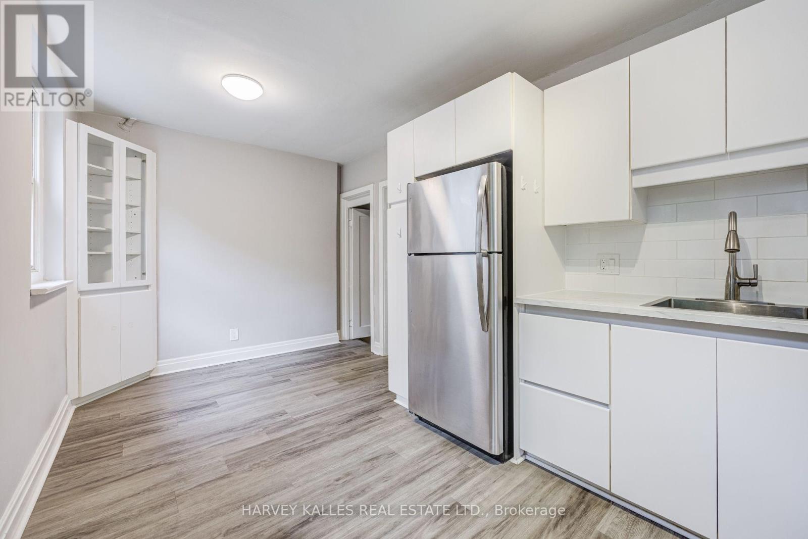32 Oxton Avenue, Toronto, Ontario M5P 1L9 - Photo 9 - C13710660