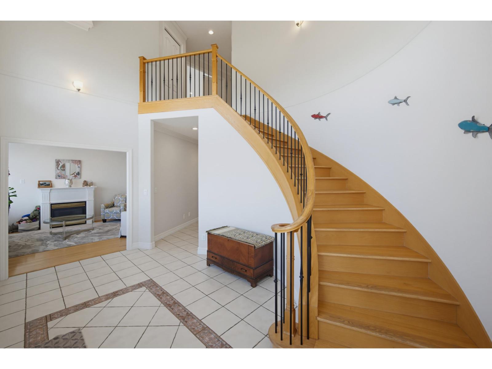 15441 Royal Avenue, White Rock, British Columbia  V4B 1N2 - Photo 6 - R3154285