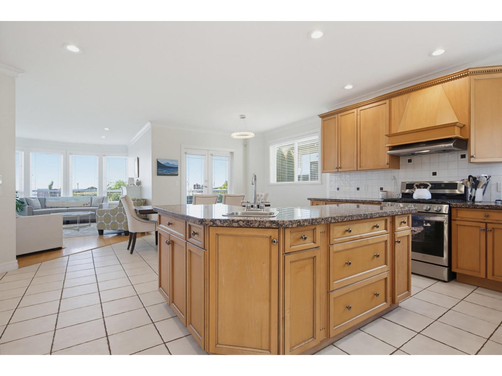 15441 Royal Avenue, White Rock, British Columbia  V4B 1N2 - Photo 10 - R3154285