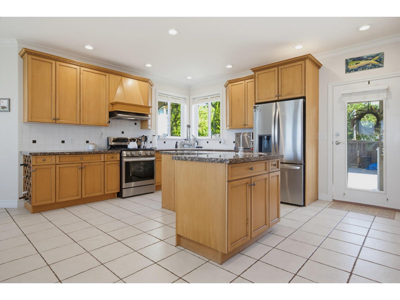 15441 Royal Avenue, White Rock, British Columbia  V4B 1N2 - Photo 12 - R3154285