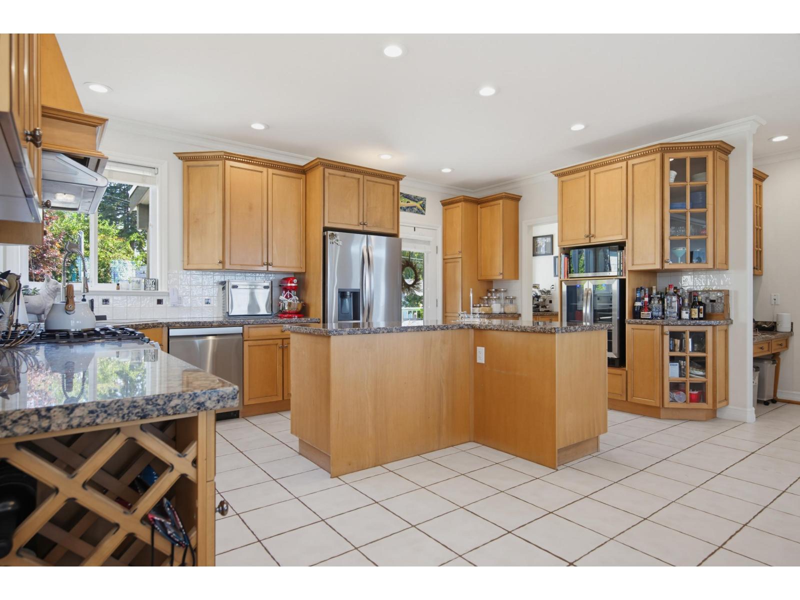 15441 Royal Avenue, White Rock, British Columbia  V4B 1N2 - Photo 9 - R3154285