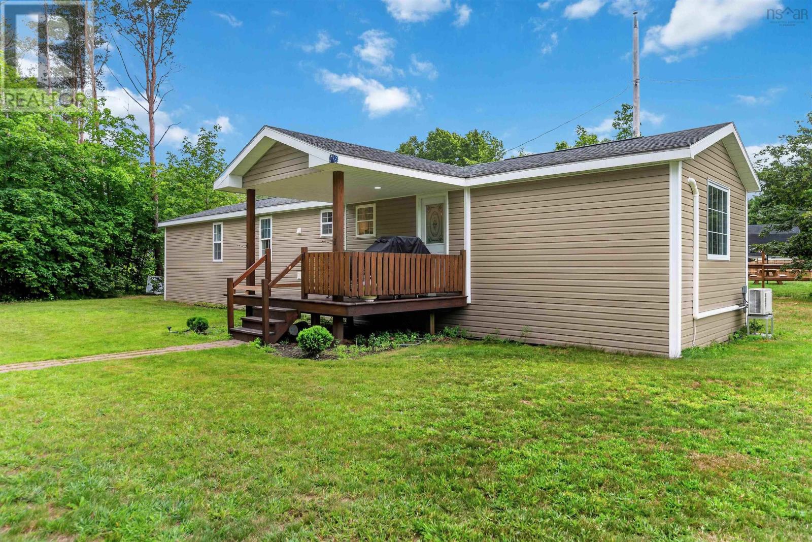 14581 Highway 1, Wilmot, Nova Scotia  B0P 1W0 - Photo 2 - 202621448