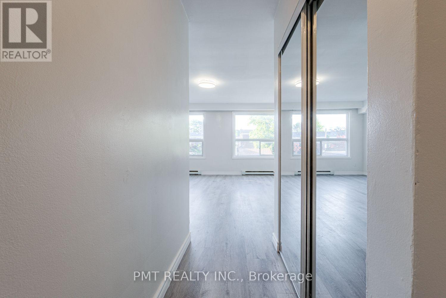 2 - 1774 Danforth Avenue, Toronto, Ontario  M4C 1H8 - Photo 3 - E13710616