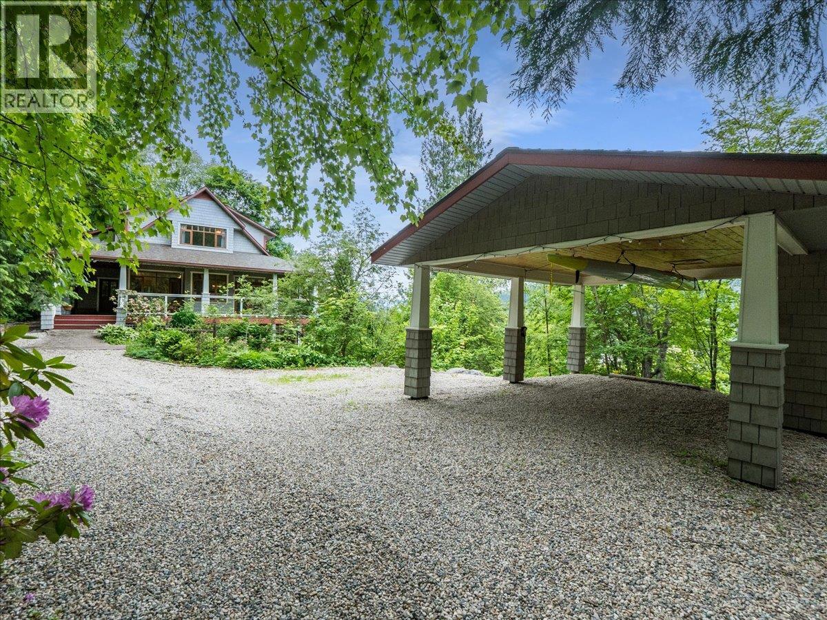 711 Regent Street, Nelson, British Columbia  V1L 5W5 - Photo 8 - 10390685