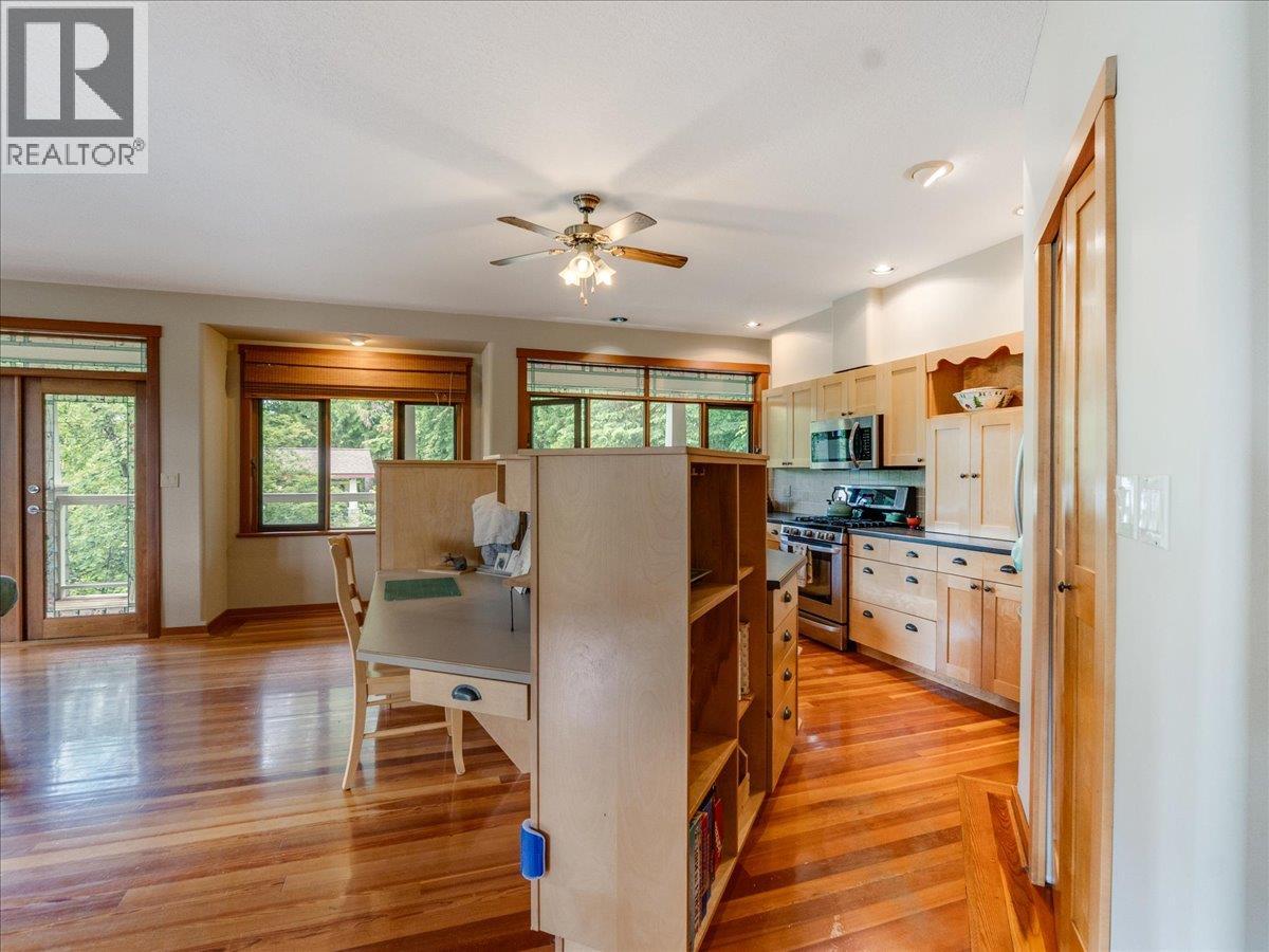 711 Regent Street, Nelson, British Columbia  V1L 5W5 - Photo 26 - 10390685