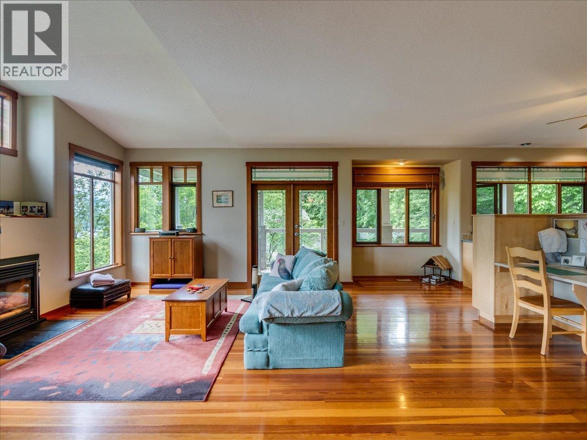 711 Regent Street, Nelson, British Columbia  V1L 5W5 - Photo 33 - 10390685