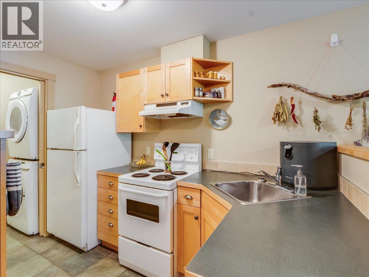 711 Regent Street, Nelson, British Columbia  V1L 5W5 - Photo 65 - 10390685