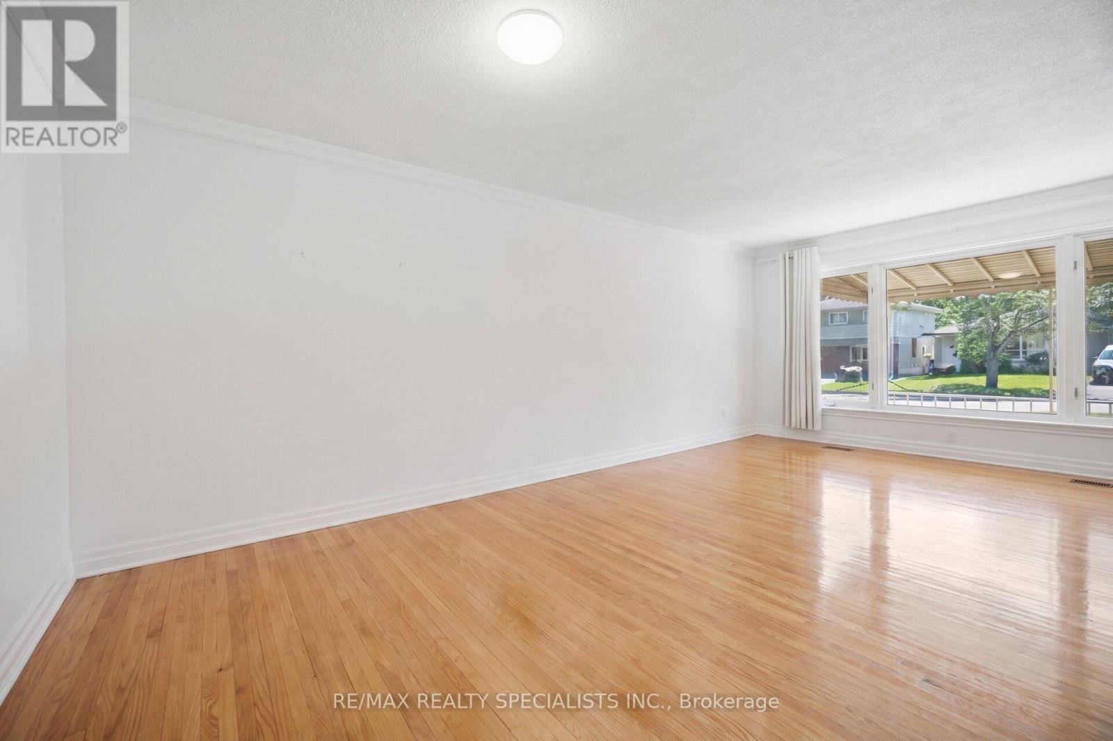 3637 Chiplow Road, Mississauga, Ontario L4X 2R1 - Photo 10 - W13702022