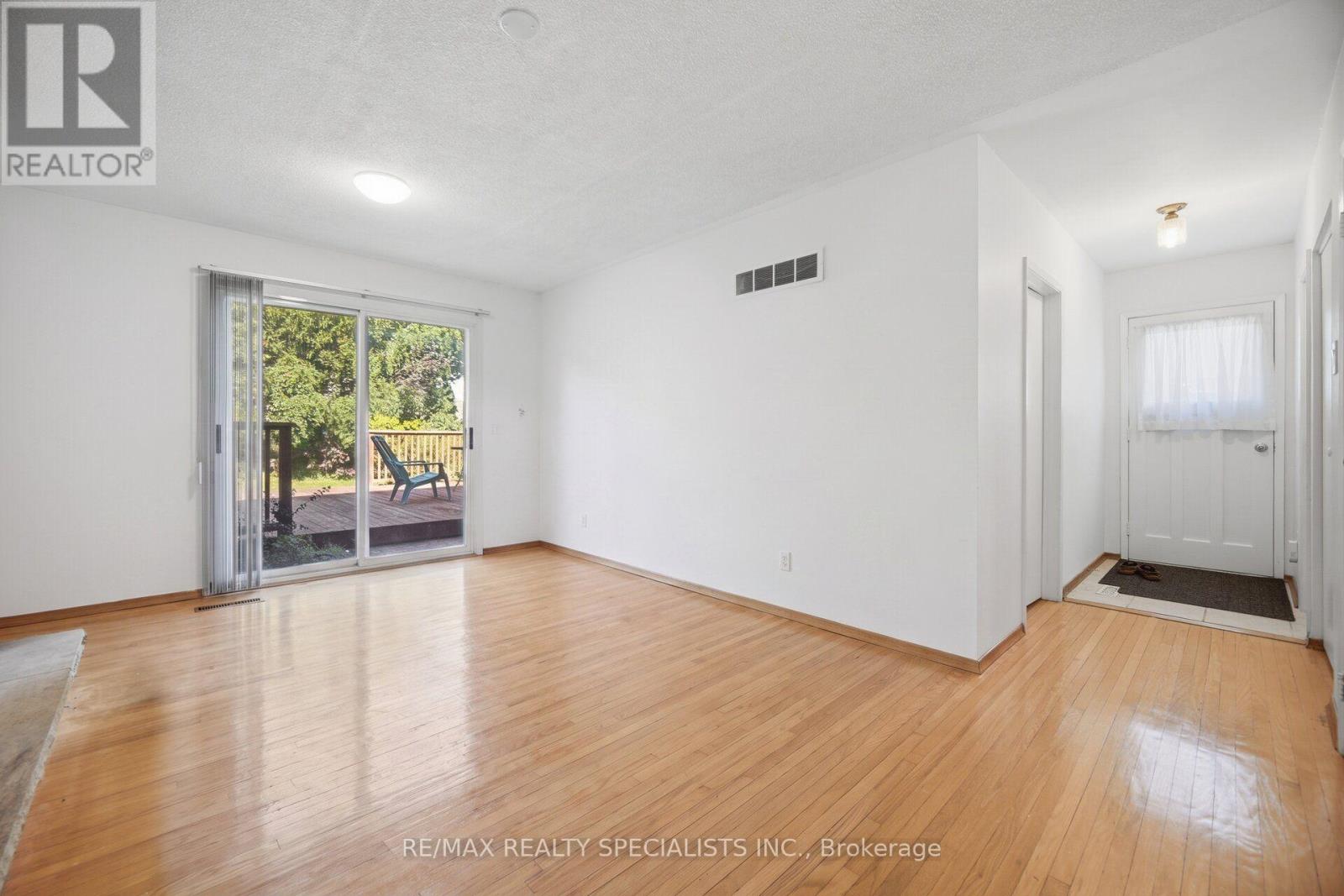 3637 Chiplow Road, Mississauga, Ontario L4X 2R1 - Photo 7 - W13702022