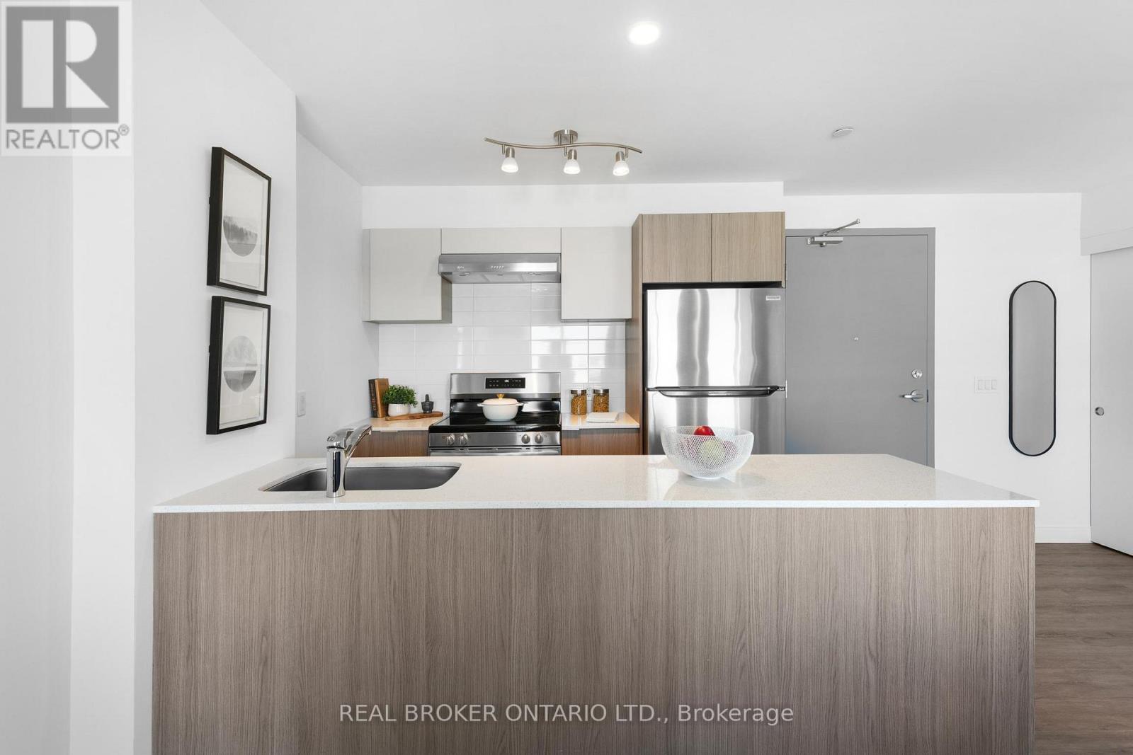 801 - 100 Manett Crescent, Brampton (Brampton West), Ontario  L6X 5R8 - Photo 2 - W13710658