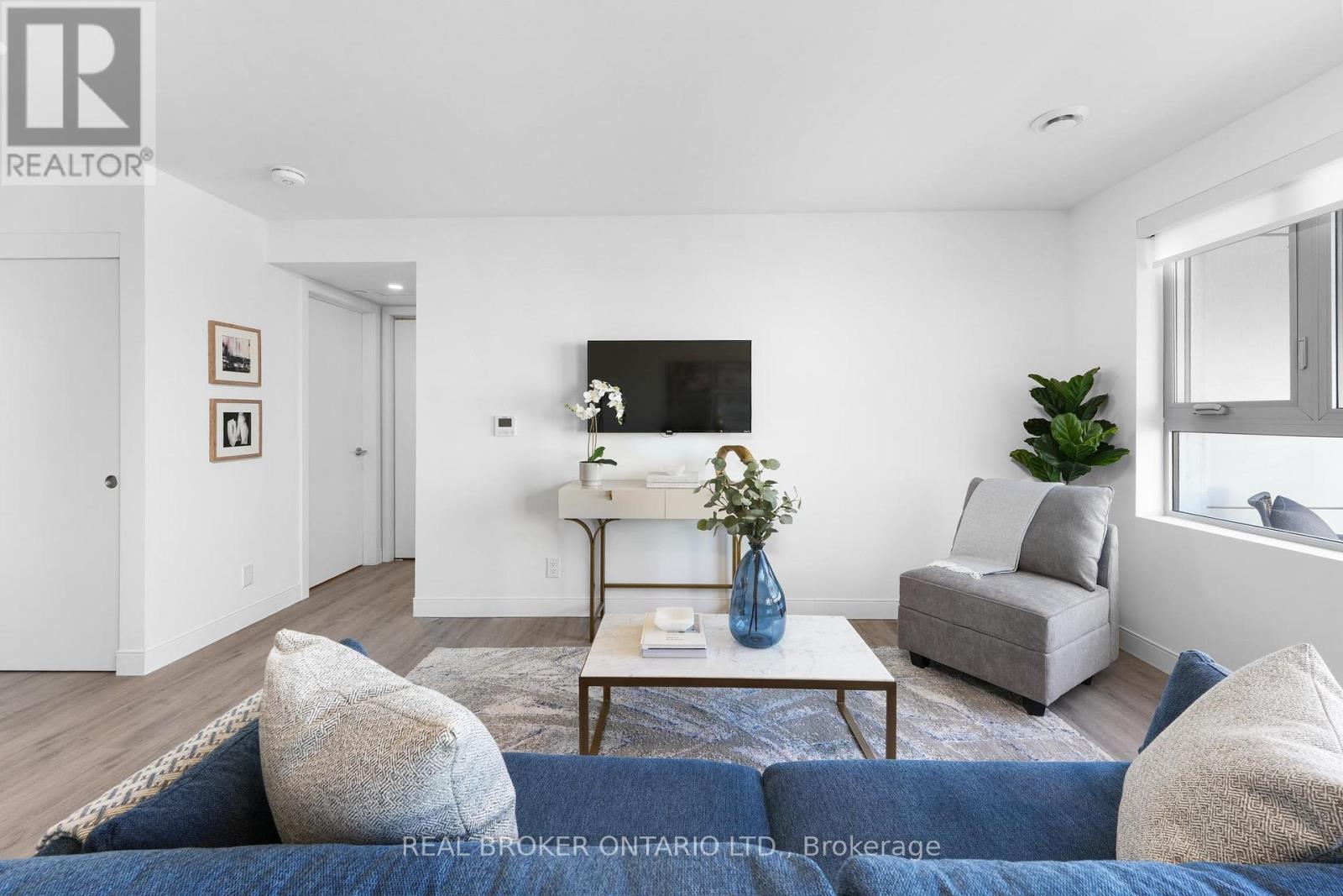 801 - 100 Manett Crescent, Brampton (Brampton West), Ontario  L6X 5R8 - Photo 8 - W13710658