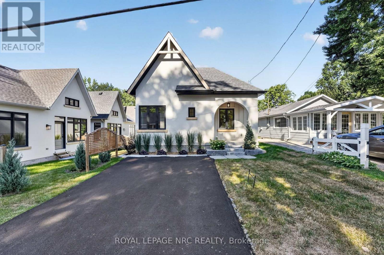 281 Elmwood Avenue, Fort Erie, Ontario  L0S 1B0 - Photo 3 - X12969896