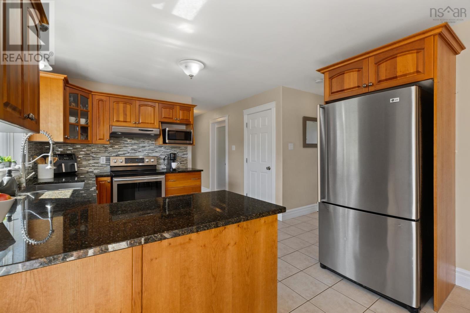 785 Basinview Drive, Bedford, Nova Scotia  B4A 3N4 - Photo 20 - 202621392