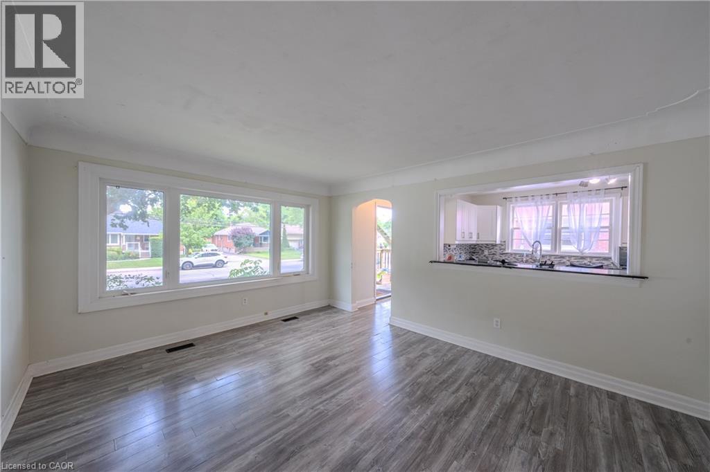 244 Upper Paradise Road Unit# Upper, Hamilton, Ontario  L9C 5C2 - Photo 3 - 40856685