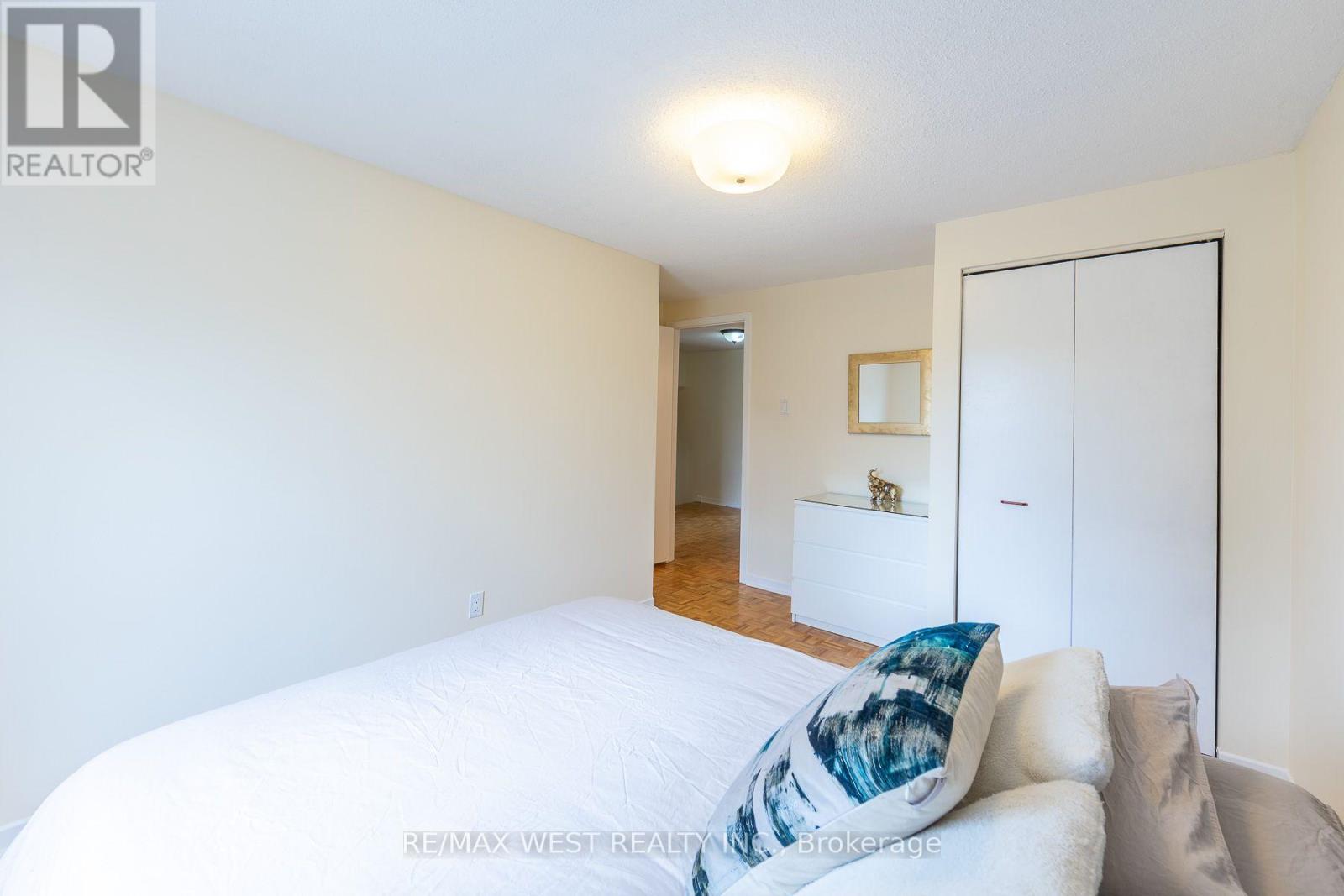 20 Sanderson Crescent, Richmond Hill (North Richvale), Ontario  L4C 5L4 - Photo 20 - N13705946