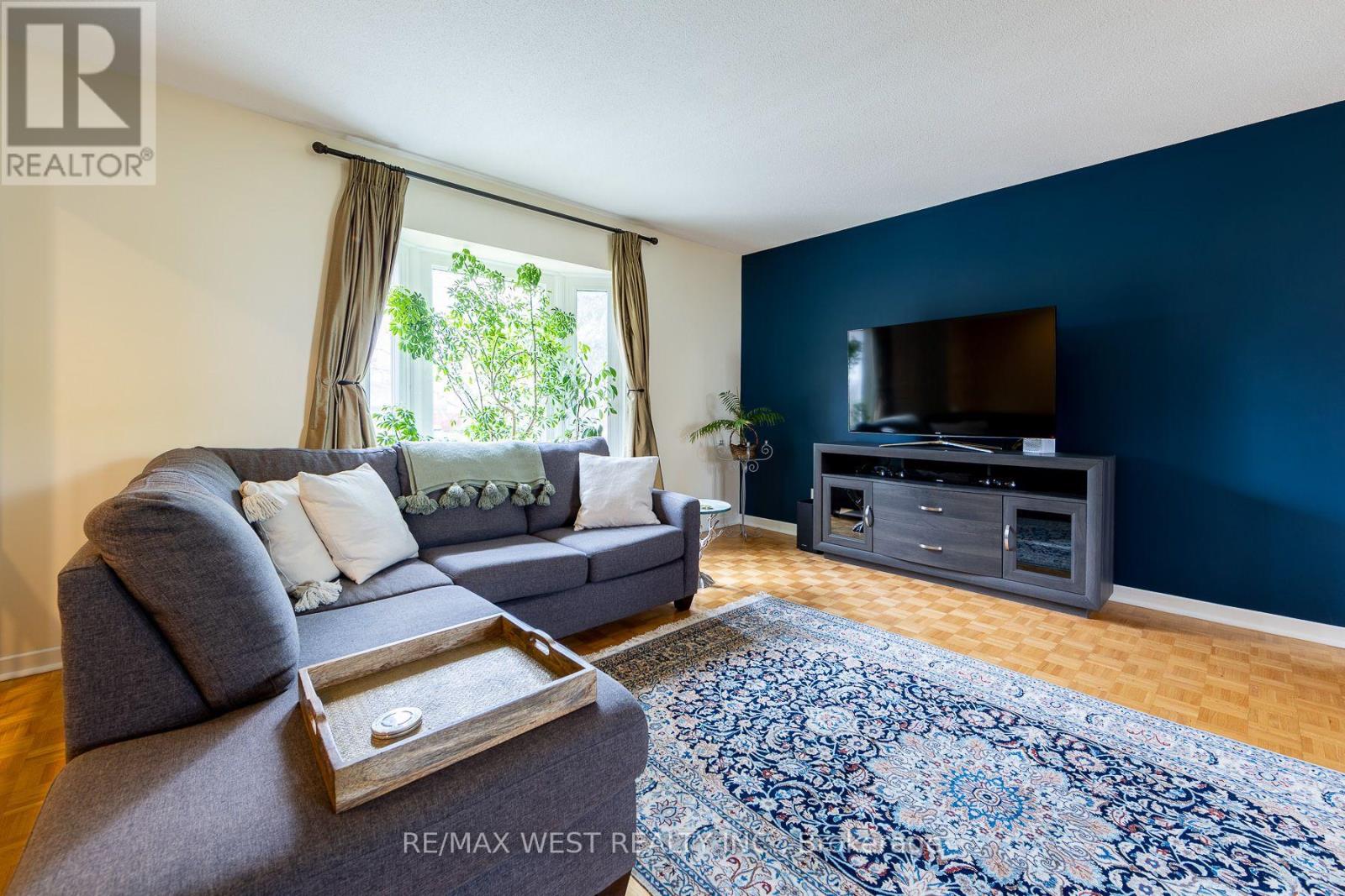 20 Sanderson Crescent, Richmond Hill (North Richvale), Ontario  L4C 5L4 - Photo 6 - N13705946