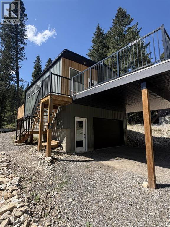 105 Pine Point, Blairmore, Alberta  T0K 0E0 - Photo 3 - A2339876