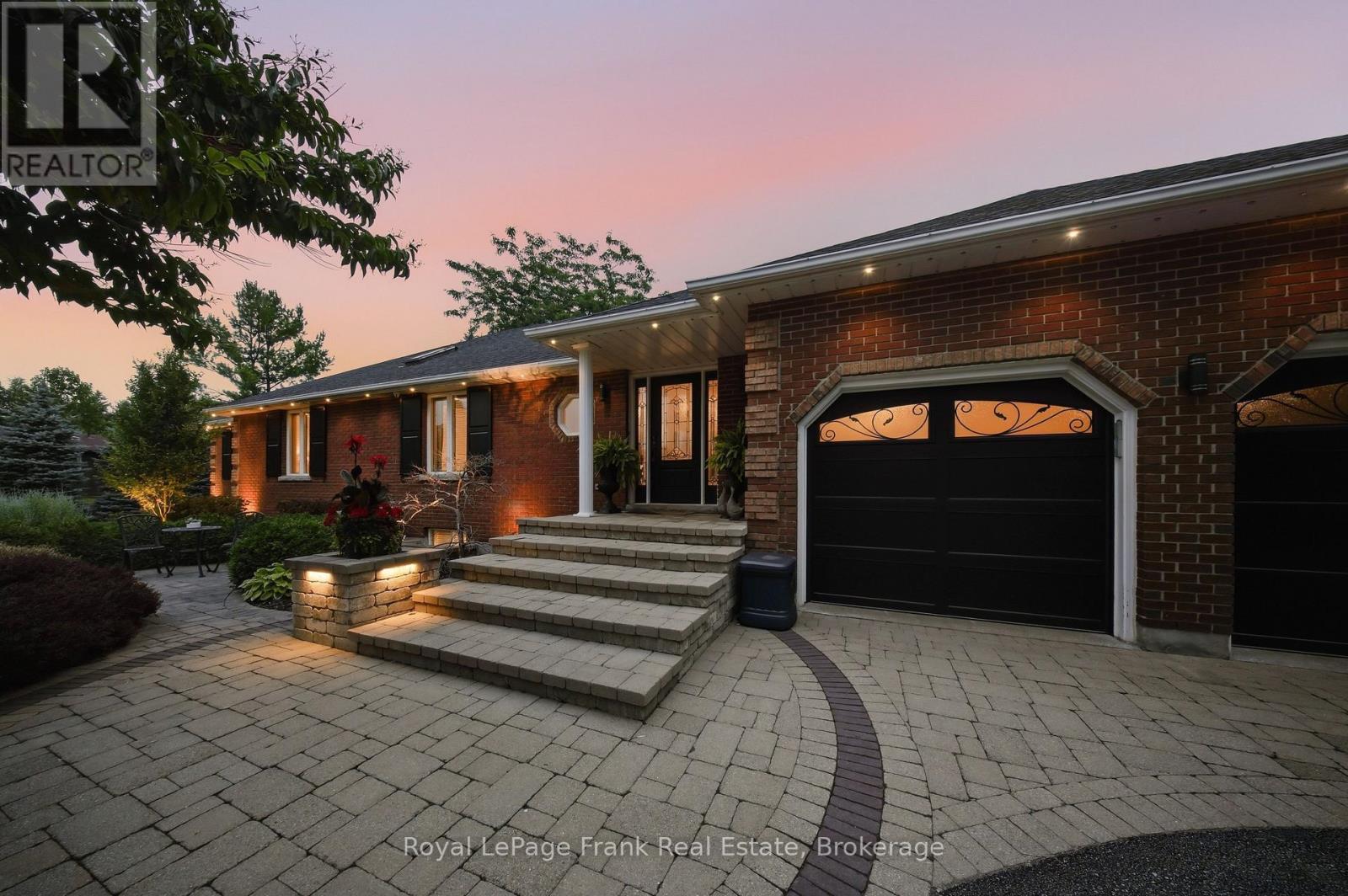 5 Craig Court, Clarington, Ontario  L1C 4H6 - Photo 4 - E13710884